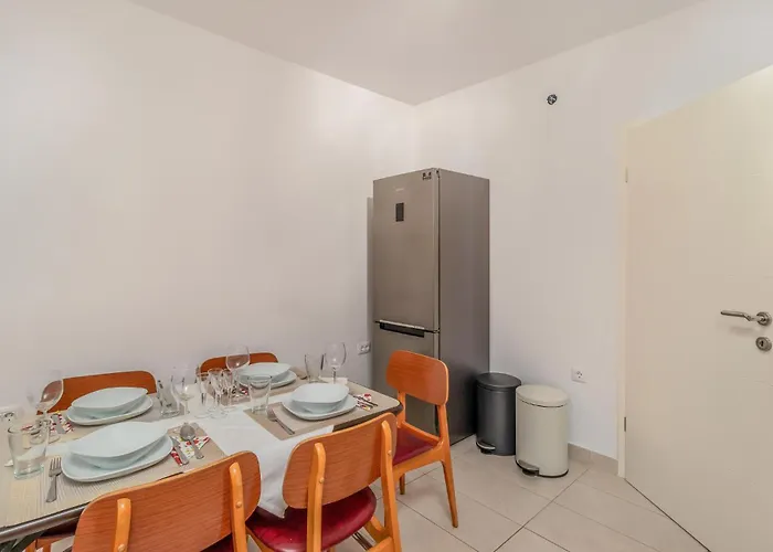 5 Bedroom Stunning In Feriehus Ika
