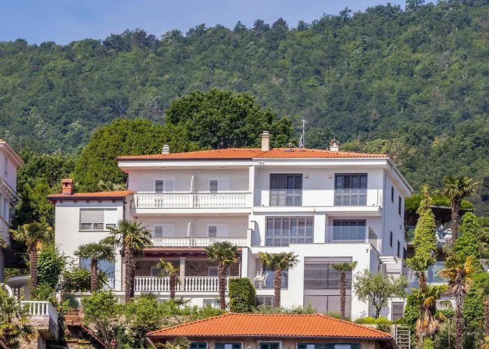 5 Bedroom Stunning In