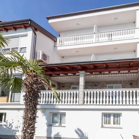 5 Bedroom Stunning In *